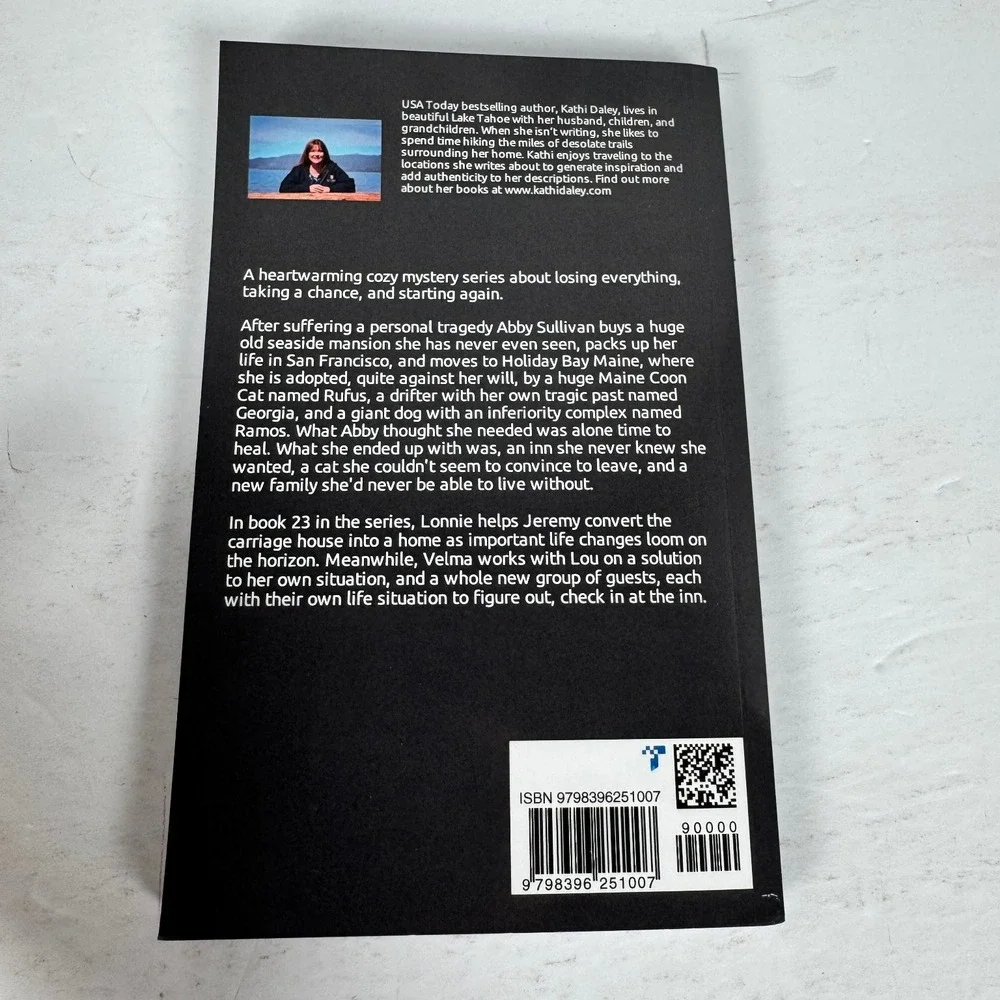 The Inn at Holiday Bay Kathi Daley 2023‎ Clue in the Carriage House Cozy Mystery